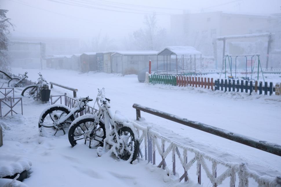 Cum își crește o femeie copiii în orașul în care temperaturile ajung la - 64 de grade. „Iau bebelușul cu mine când ies cu mașina” 1039961