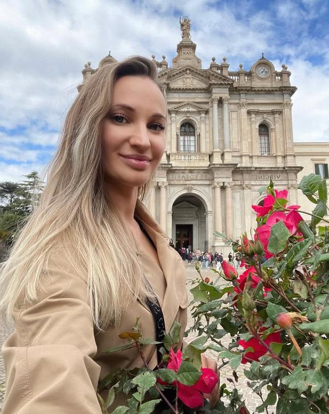 O vedetă de pe rețelele sociale s-a dus din Italia la Moscova, ca să facă o operație estetică. A murit după câteva ore 1039966