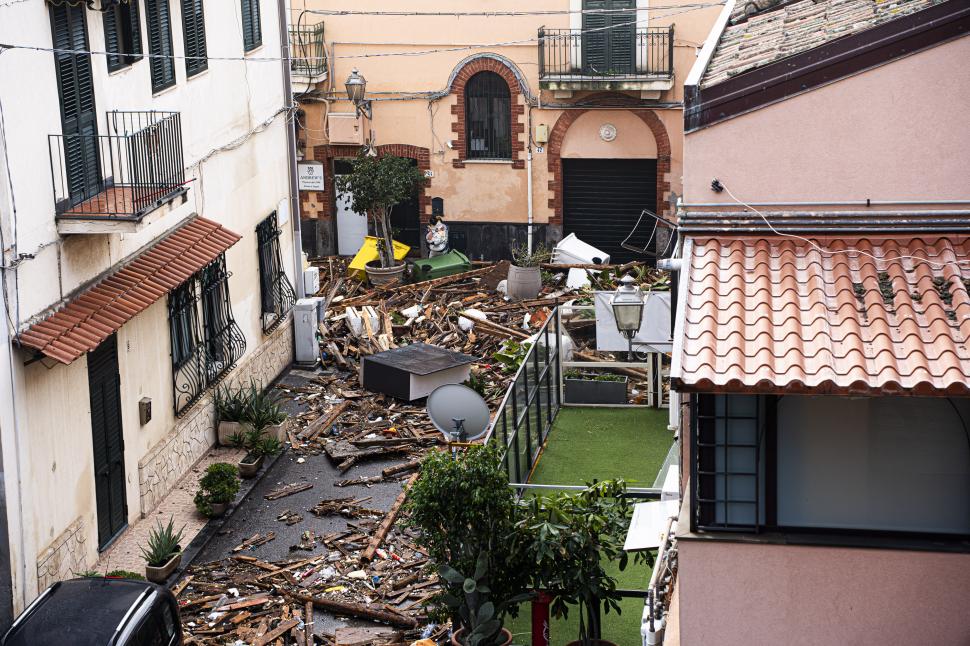 Ciclonul „Harry” a lovit bazinul Mediteranei cu valuri de 16 m și rafale de 138 km/h: Imagini apocaliptice din Grecia, Italia și Malta 1040348