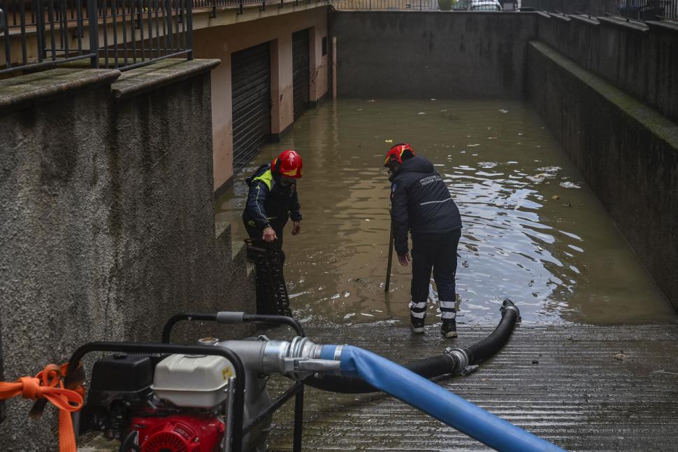 Ciclonul „Harry” a lovit bazinul Mediteranei cu valuri de 16 m și rafale de 138 km/h: Imagini apocaliptice din Grecia, Italia și Malta 1040353