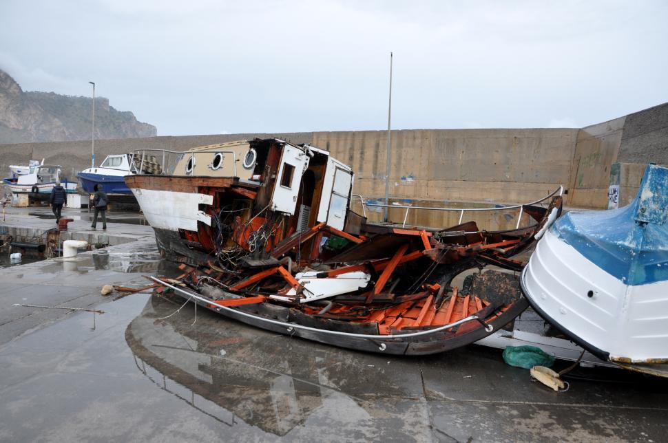 Ciclonul „Harry” a lovit bazinul Mediteranei cu valuri de 16 m și rafale de 138 km/h: Imagini apocaliptice din Grecia, Italia și Malta 1040358