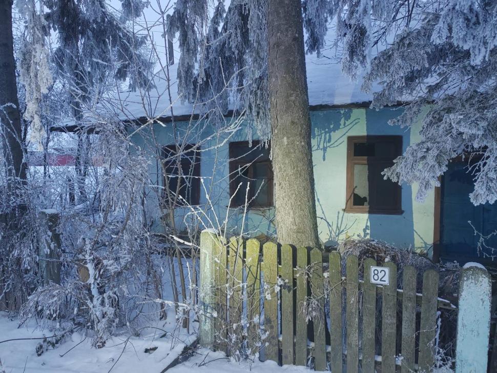 Cum arată casele unde stau fictiv rușii, ucrainenii și moldovenii care și-au cumpărat ilegal acte românești: în ruine, cu lacăt pe ușă 1040182