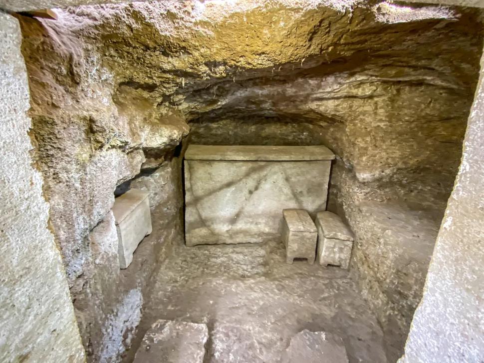 Descoperire arheologică, într-un loc neașteptat din Roma: A fost găsit un sanctuar antic dedicat lui Hercule, vechi de 2.400 de ani 1040215