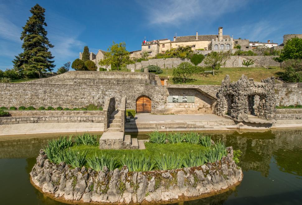 Spectaculoasa lume de sub pământ, la granița dintre Italia și Slovenia: peșteri, sate medievale și un geoparc care unește două țări 1040362