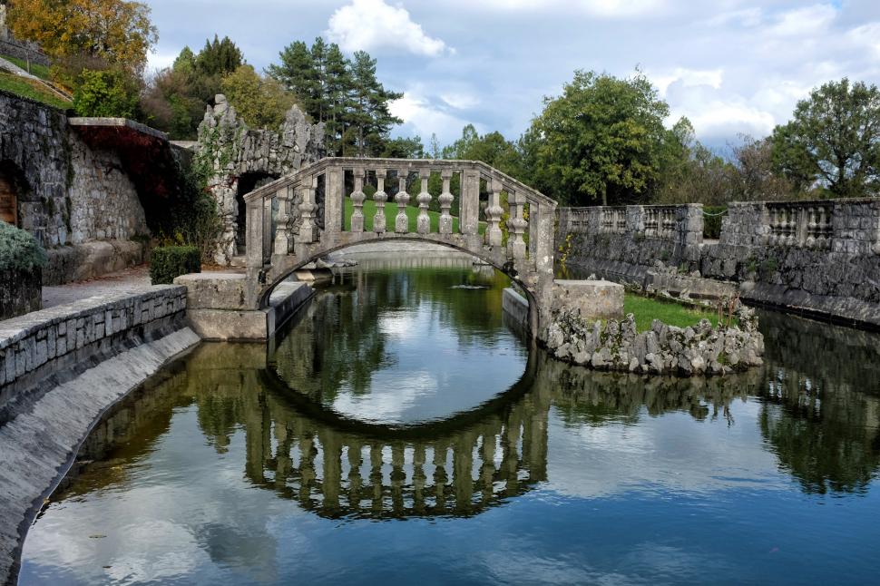 Spectaculoasa lume de sub pământ, la granița dintre Italia și Slovenia: peșteri, sate medievale și un geoparc care unește două țări 1040365