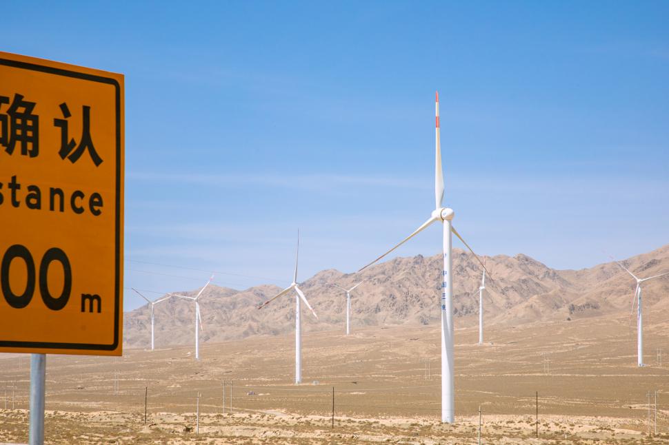 Trump susține că eolienele nu sunt folosite în China. În realitate, țara are cel mai mare parc eolian din lume, vizibil din spațiu 1040683