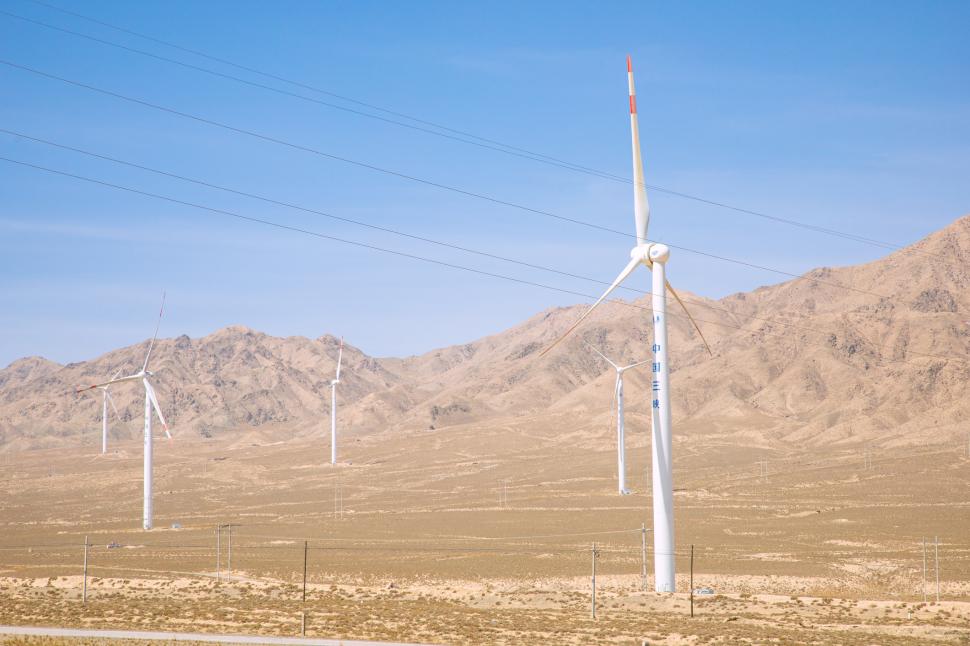 Trump susține că eolienele nu sunt folosite în China. În realitate, țara are cel mai mare parc eolian din lume, vizibil din spațiu 1040684