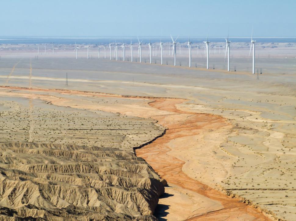 Trump susține că eolienele nu sunt folosite în China. În realitate, țara are cel mai mare parc eolian din lume, vizibil din spațiu 1040688