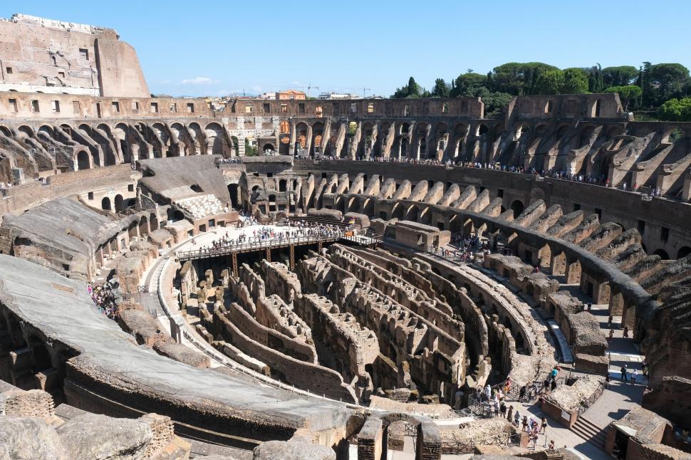 Pasajul secret al împăraților de sub Colosseum va fi deschis turiștilor. Arheologii au descoperit noi fresce și artefacte antice 1040797