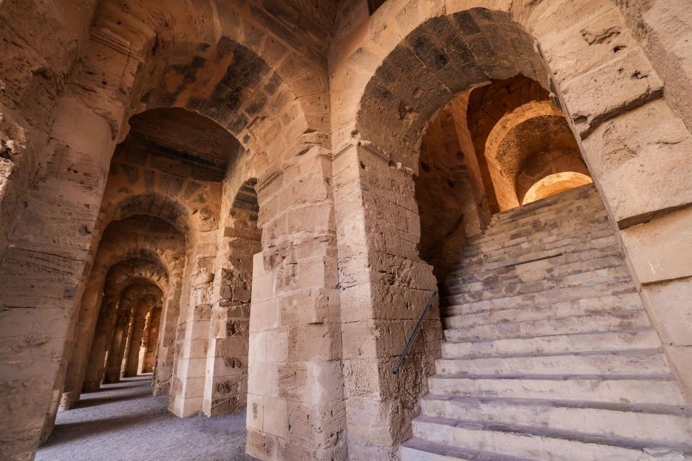 Pasajul secret al împăraților de sub Colosseum va fi deschis turiștilor. Arheologii au descoperit noi fresce și artefacte antice 1040806