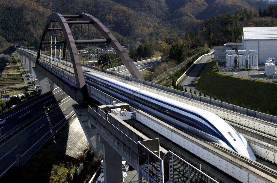 Japonia construiește cel mai rapid tren din lume, care merge cu peste 600 km/h. Ce șanse sunt să ajungă și în Europa 1040726