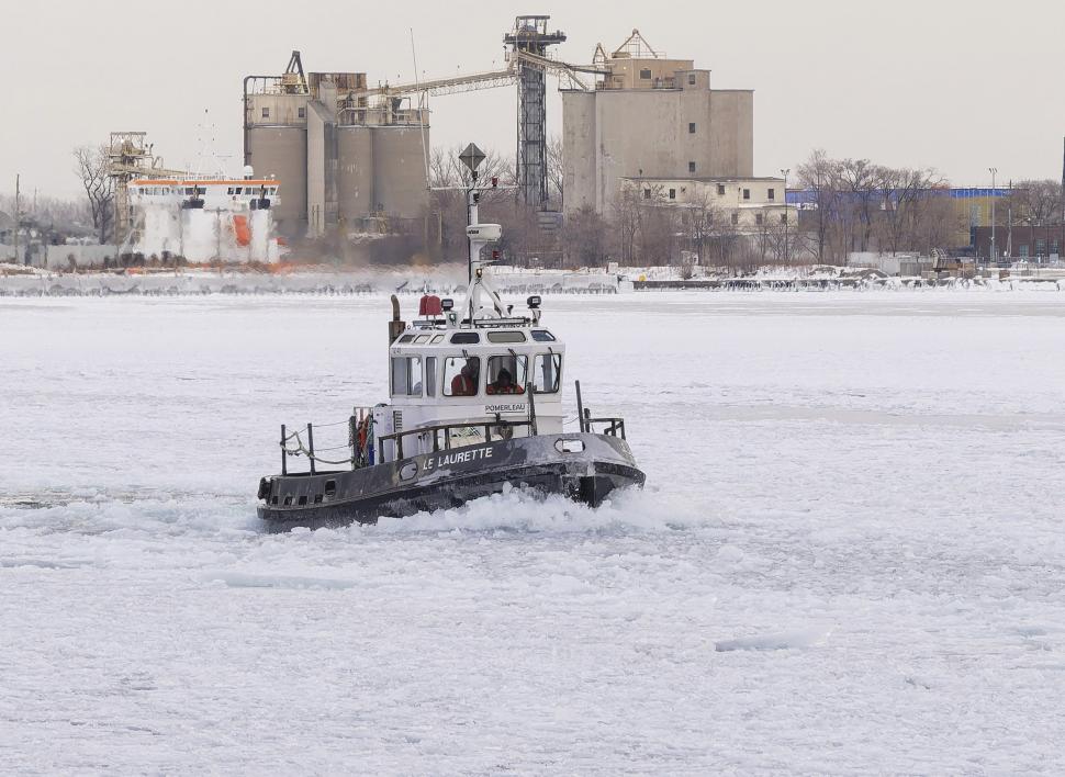 Furtuna de zăpadă paralizează SUA: Peste 10.000 de zboruri anulate și sute de mii de americani au rămas fără curent 1040859