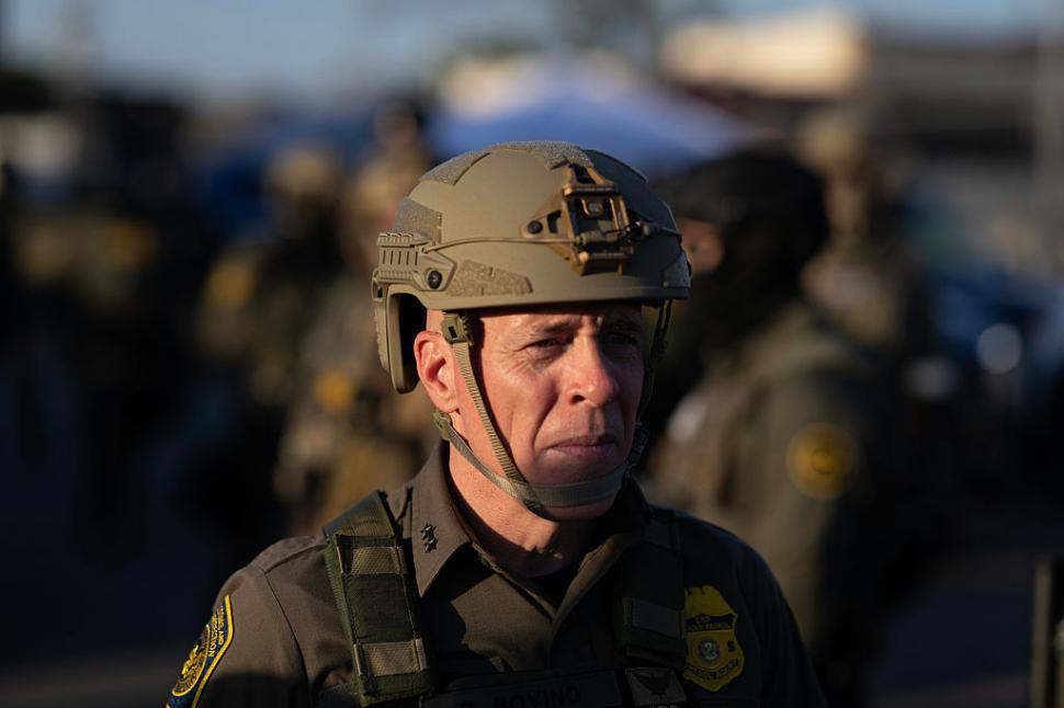 CNN: Gregory Bovino, noua imagine a politicilor anti-imigrație ale lui Trump. „Se îmbracă de zici că și-a luat haine SS găsite pe eBAy” 1041179