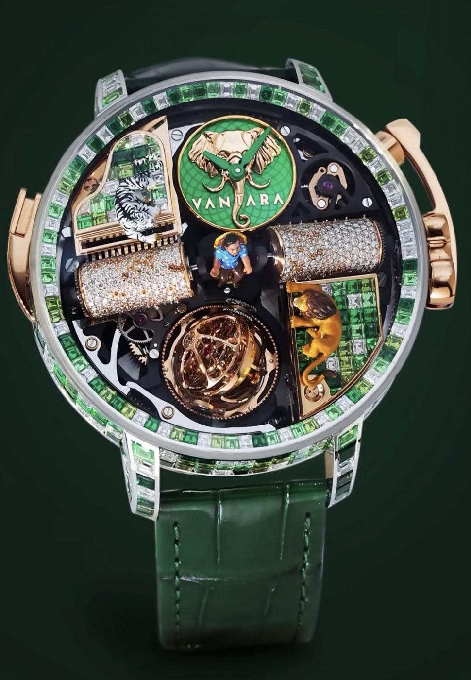 Extravaganță fără limite: Fiul celui mai bogat om din Asia și-a comandat un ceas cu el stând pe un tron de aur în centrul cadranului 1040964