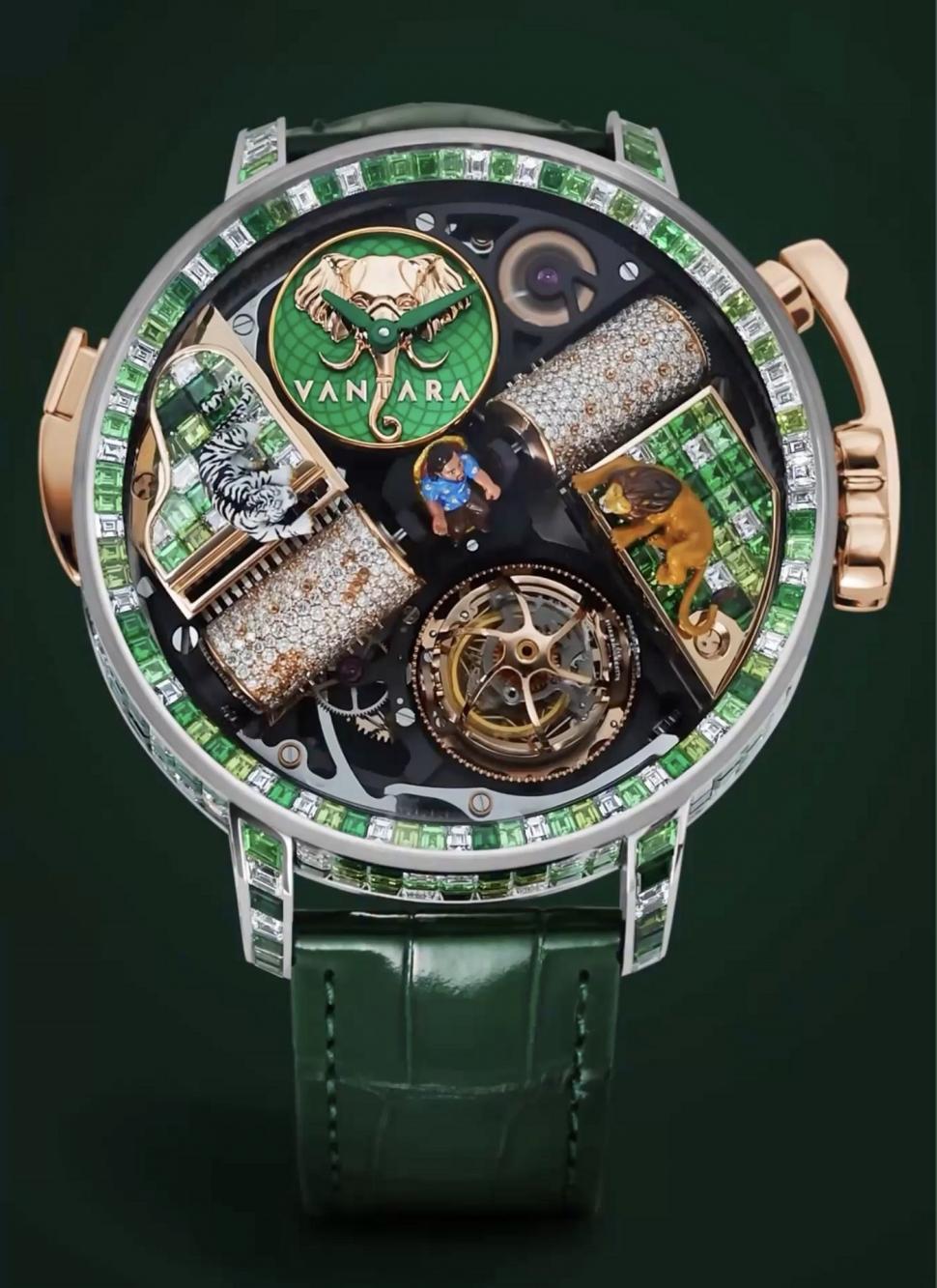 Extravaganță fără limite: Fiul celui mai bogat om din Asia și-a comandat un ceas cu el stând pe un tron de aur în centrul cadranului 1040965