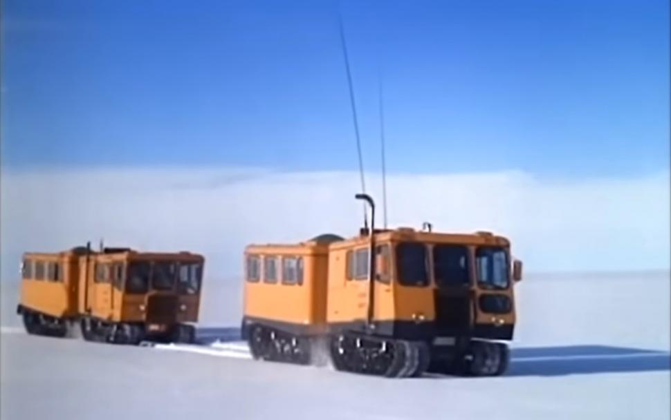 Misterioasa bază americană din gheața Groenlandei. A fost abandonată în 1967, însă topirea calotei scoate la lumină secretele nucleare 1040999