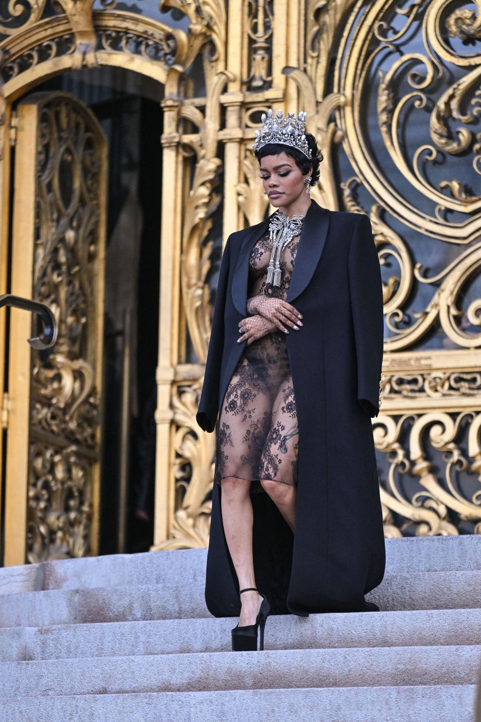 Bijuteriile furate de la Luvru anul trecut au fost reproduse și expuse într-o prezentare de la Săptămâna Modei de la Paris 1041247