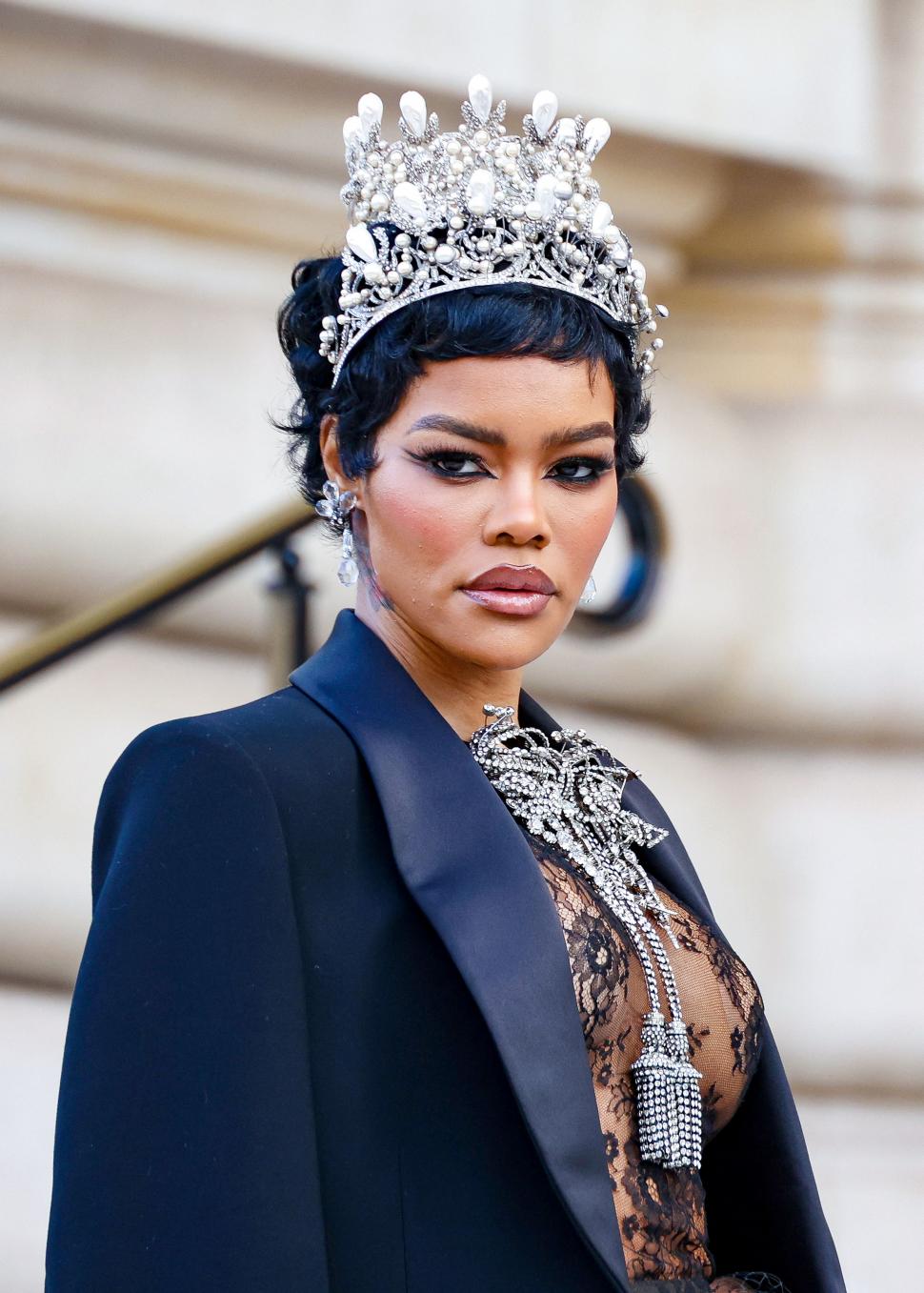 Bijuteriile furate de la Luvru anul trecut au fost reproduse și expuse într-o prezentare de la Săptămâna Modei de la Paris 1041250