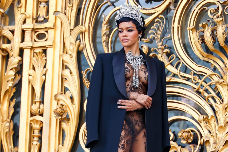 Bijuteriile furate de la Luvru anul trecut au fost reproduse și expuse într-o prezentare de la Săptămâna Modei de la Paris 1041251