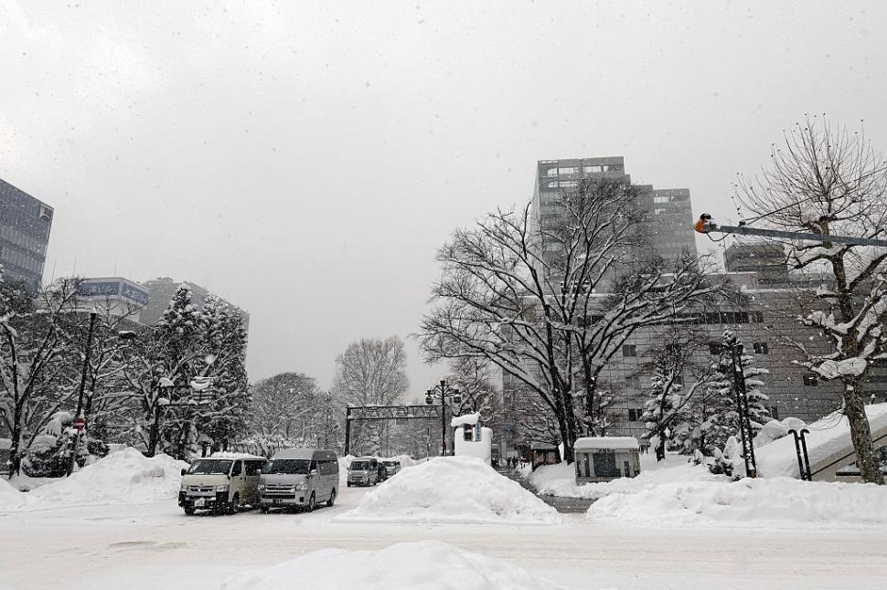 Ninsori record în Japonia: Sute de zboruri și trenuri au fost anulate. Peste 2.000 de persoane sunt blocate pe aeroportul din Hokkaido 1041241