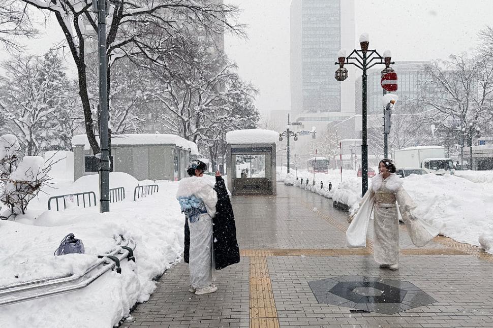 Ninsori record în Japonia: Sute de zboruri și trenuri au fost anulate. Peste 2.000 de persoane sunt blocate pe aeroportul din Hokkaido 1041242