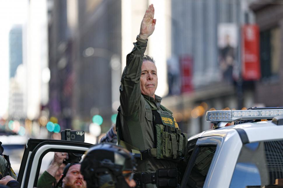 „Algoritmul meu nu mi-l arată”. De ce l-a redus la tăcere administrația Trump pe Gregory Bovino pe rețelele sociale 1041785