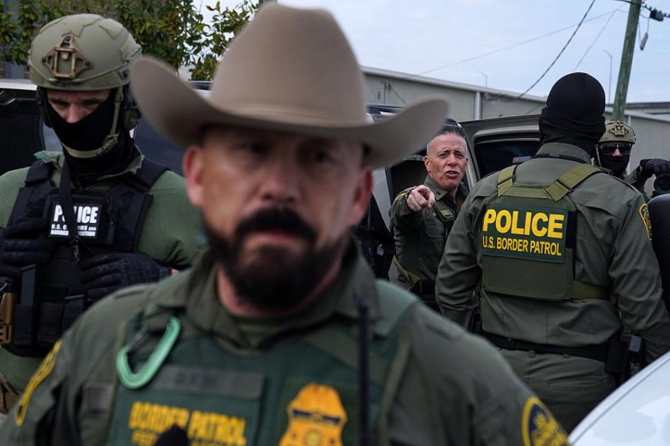 „Algoritmul meu nu mi-l arată”. De ce l-a redus la tăcere administrația Trump pe Gregory Bovino pe rețelele sociale 1041789