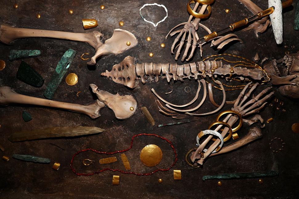 Cele mai vechi bijuterii de aur din lume au fost descoperite în Bulgaria. Au peste 6 milenii 1041471