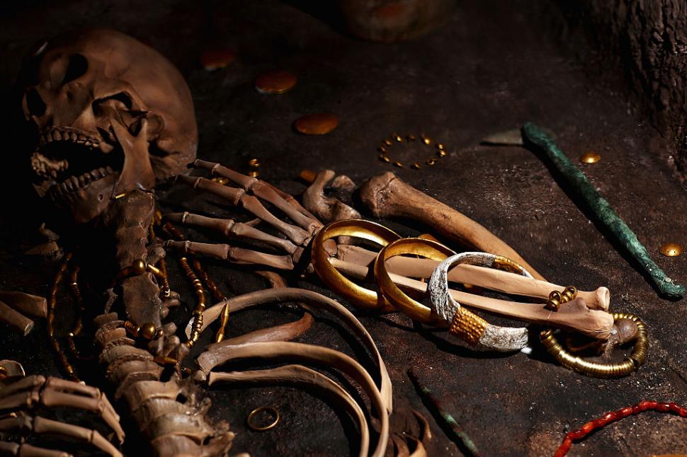 Cele mai vechi bijuterii de aur din lume au fost descoperite în Bulgaria. Au peste 6 milenii 1041472