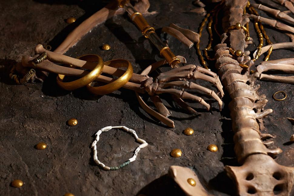 Cele mai vechi bijuterii de aur din lume au fost descoperite în Bulgaria. Au peste 6 milenii 1041474