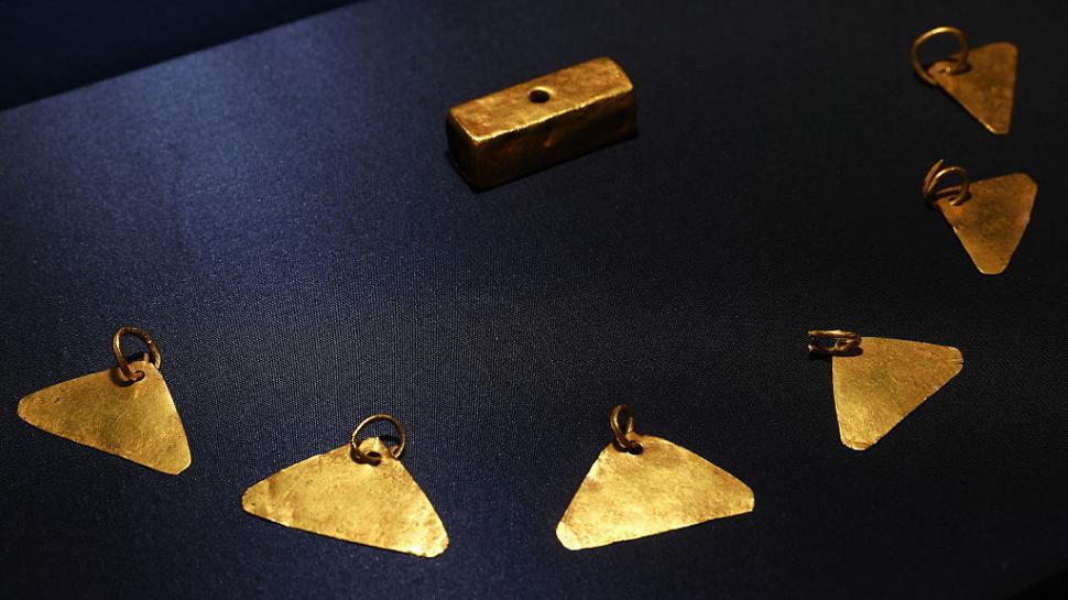 Cele mai vechi bijuterii de aur din lume au fost descoperite în Bulgaria. Au peste 6 milenii 1041477