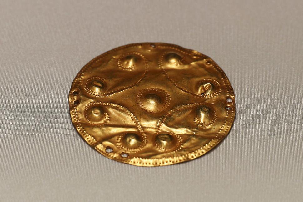 Cele mai vechi bijuterii de aur din lume au fost descoperite în Bulgaria. Au peste 6 milenii 1041483