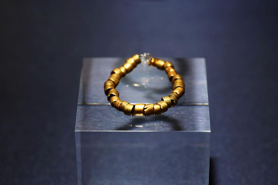 Cele mai vechi bijuterii de aur din lume au fost descoperite în Bulgaria. Au peste 6 milenii 1041485