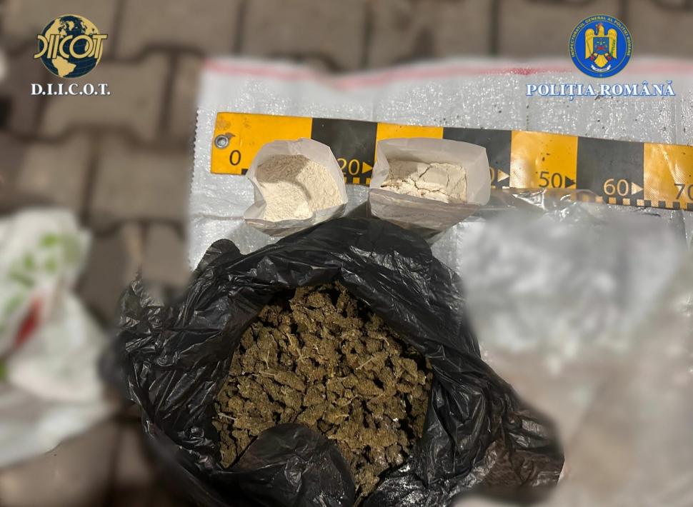 Bărbat, arestat după ce a adus droguri din Spania. Plănuia să le vândă unor unor elevi 1042451