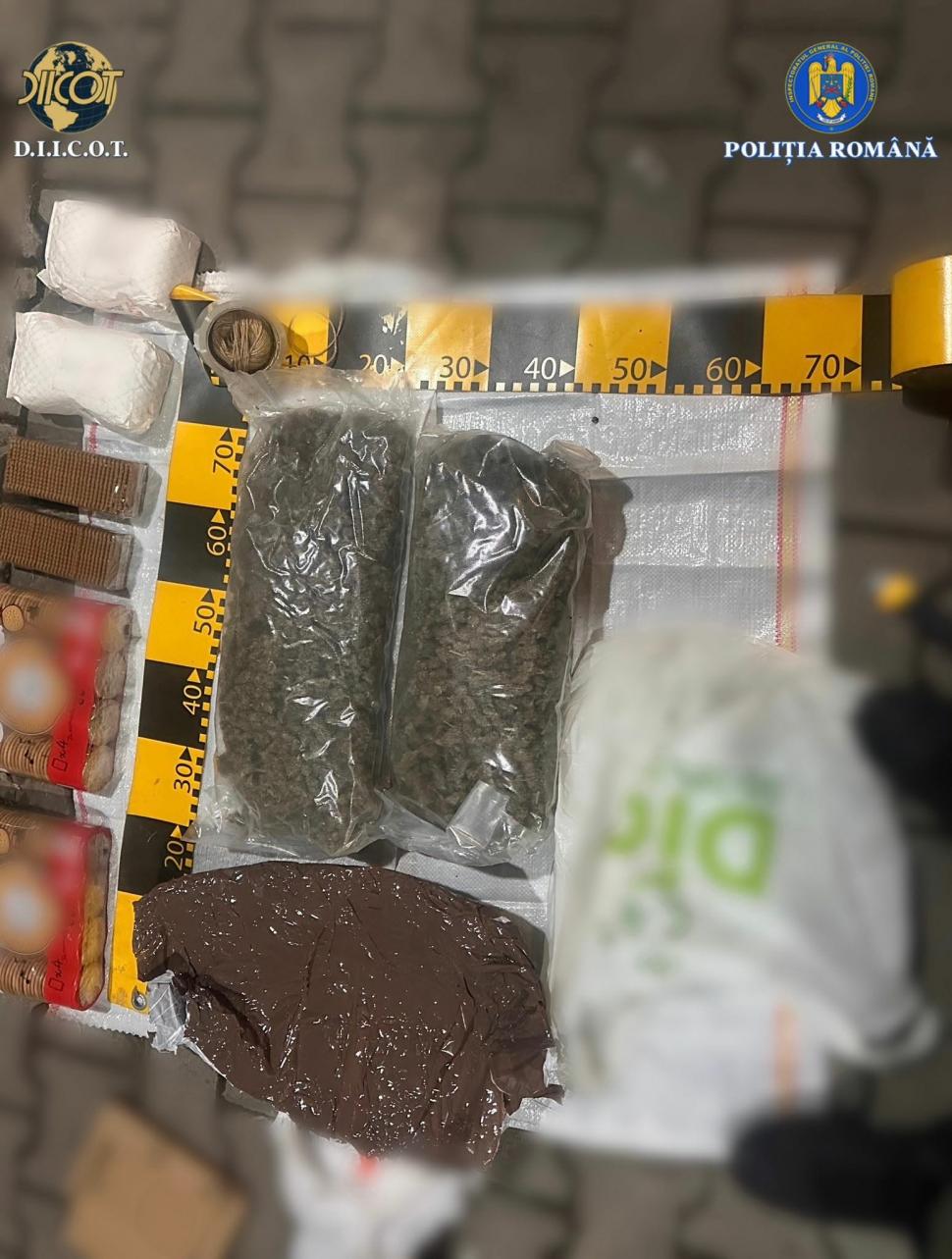 Bărbat, arestat după ce a adus droguri din Spania. Plănuia să le vândă unor unor elevi 1042452