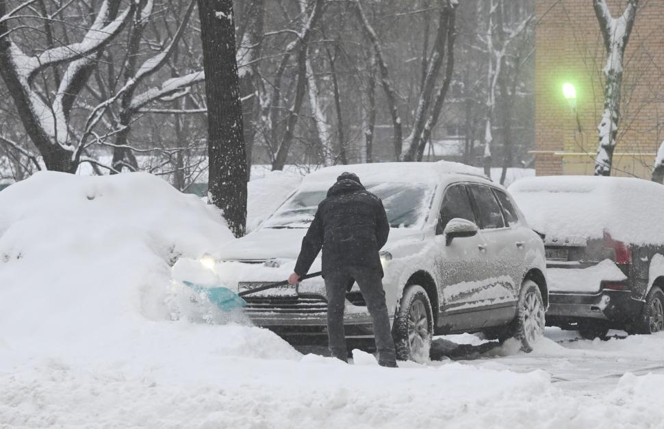 Moscova, lovită de cele mai abundente ninsori din ultimii peste 200 de ani. Strat record de zăpadă 1042470
