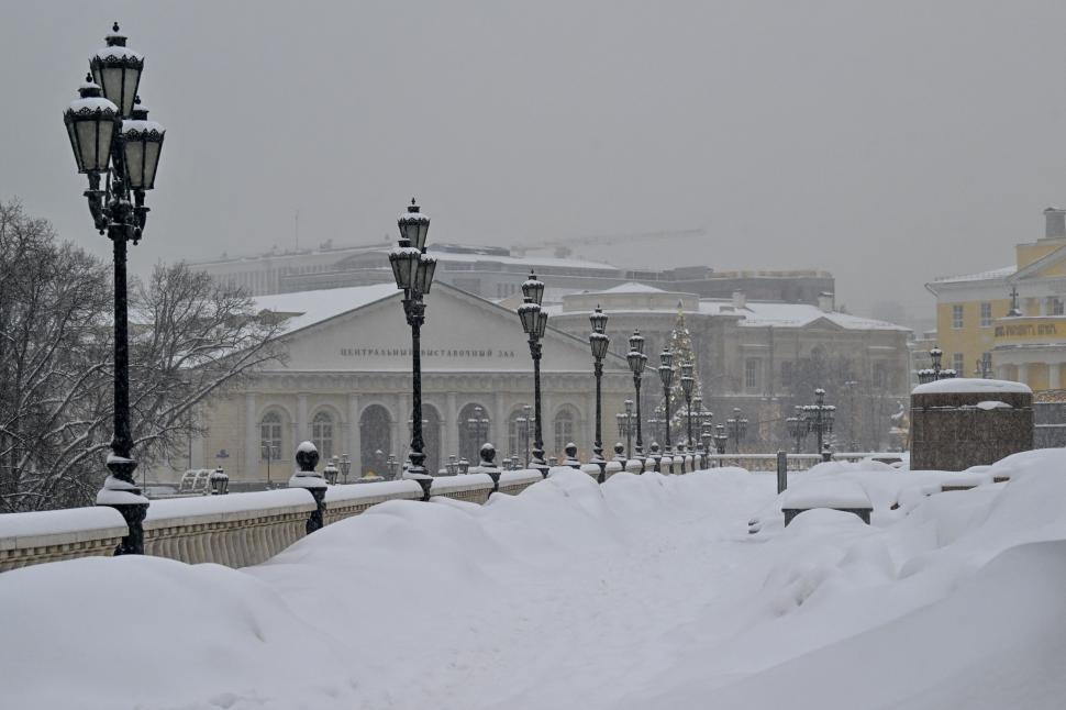 Moscova, lovită de cele mai abundente ninsori din ultimii peste 200 de ani. Strat record de zăpadă 1042473