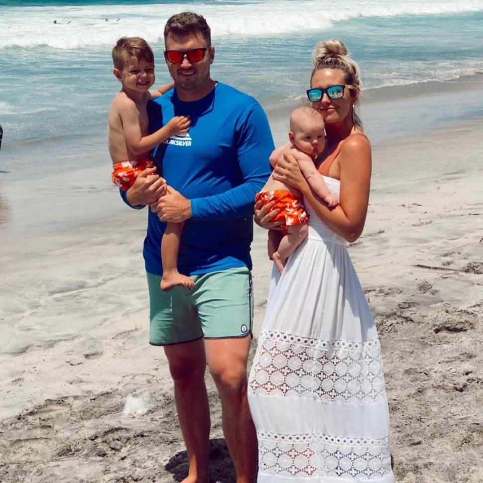 Un magnat imobiliar căsătorit i-ar fi oferit milioane de dolari unei subalterne ca să-și părăsească soțul. Dezvăluiri din proces 1042220