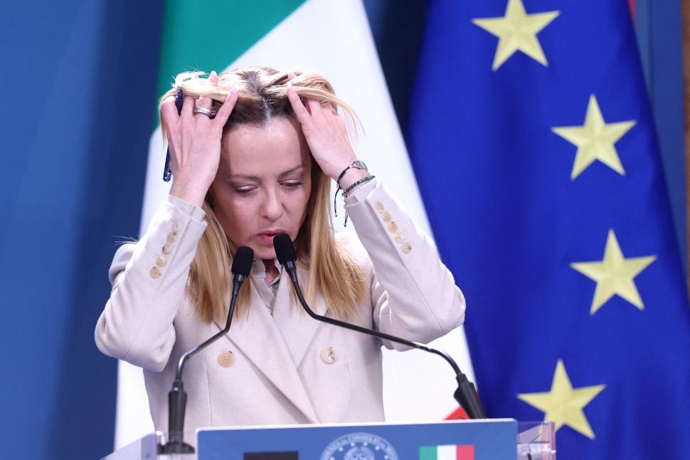 Giorgia Meloni a apărut ca înger într-o frescă restaurată în Italia și a provocat un scandal uriaș. Reacția premierului 1042591