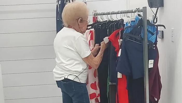 O femeie care încă muncea la 92 de ani ca să-și poată plăti facturile a primit donații de 70.000 de dolari și acum se poate pensiona 1041930