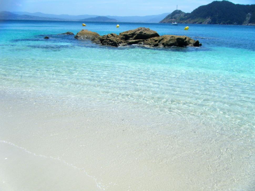 Plaja desemnată cea mai frumoasă din lume se află în Europa. Paradisul cu ape turcoaz și nisip alb, la prețuri neașteptat de mici 1042356