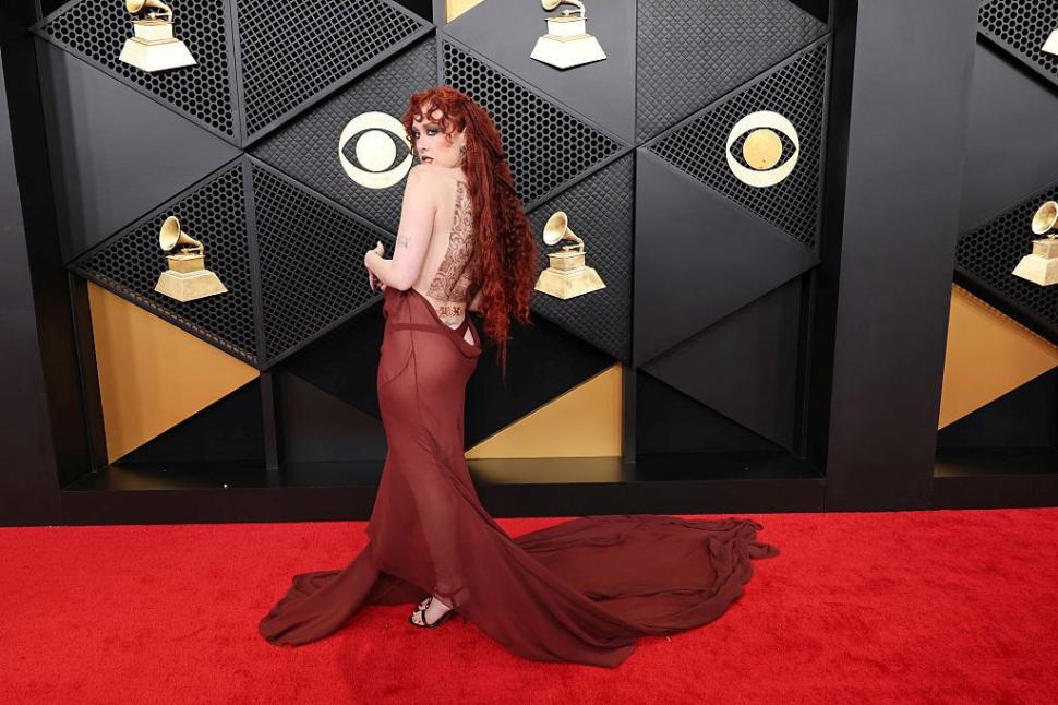 Rochia topless și ținuta din latex în care Heidi Klum arată dezbrăcată. Cele mai extravagante ținute de la Emmy 2026 1042843