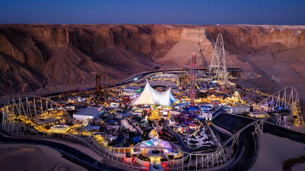 Arabia Saudită a deschis un parc de distracții record: Six Flags Qiddiya City are cel mai lung și cel mai înalt roller coaster din lume 1043157
