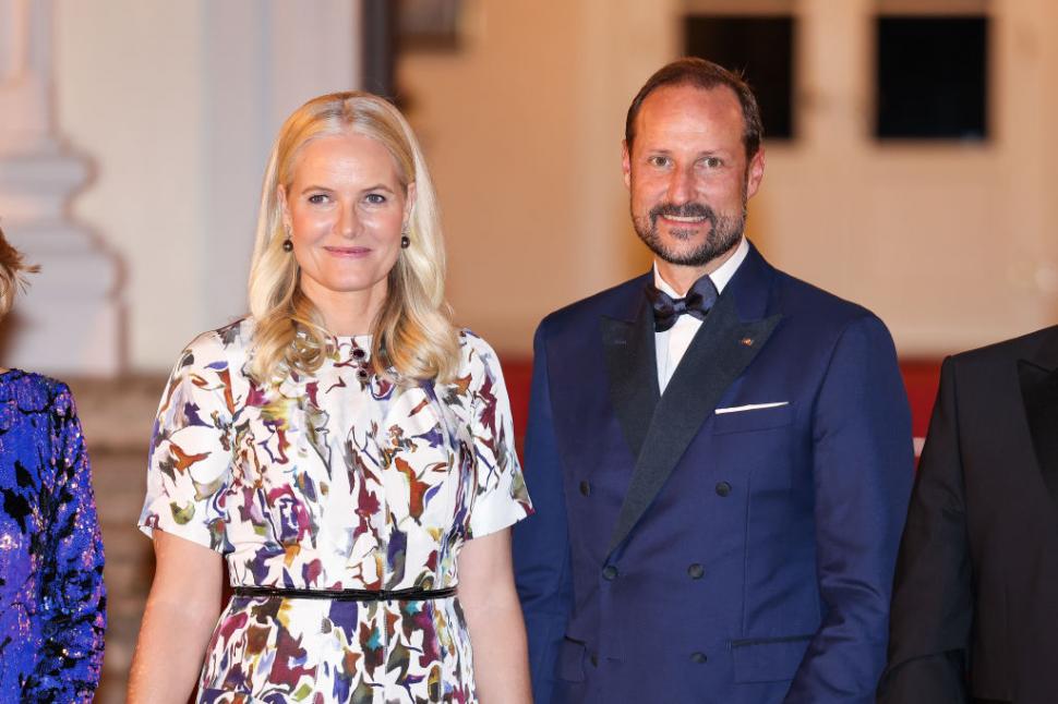 Cum a devenit o chelneriță prințesa moștenitoare a Norvegiei. Ultimul scandal scoate la lumină trecutul agitat al lui Mette-Marit 1043455