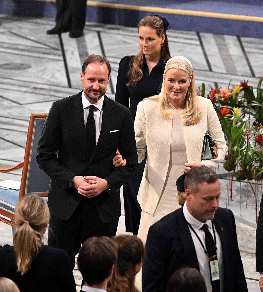 Cum a devenit o chelneriță prințesa moștenitoare a Norvegiei. Ultimul scandal scoate la lumină trecutul agitat al lui Mette-Marit 1043457