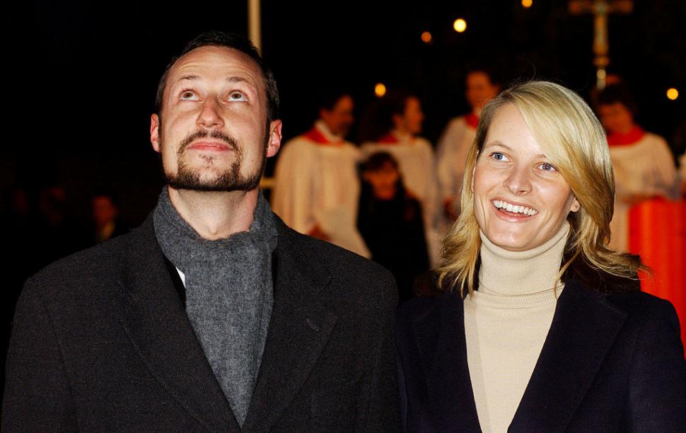 Cum a devenit o chelneriță prințesa moștenitoare a Norvegiei. Ultimul scandal scoate la lumină trecutul agitat al lui Mette-Marit 1043458