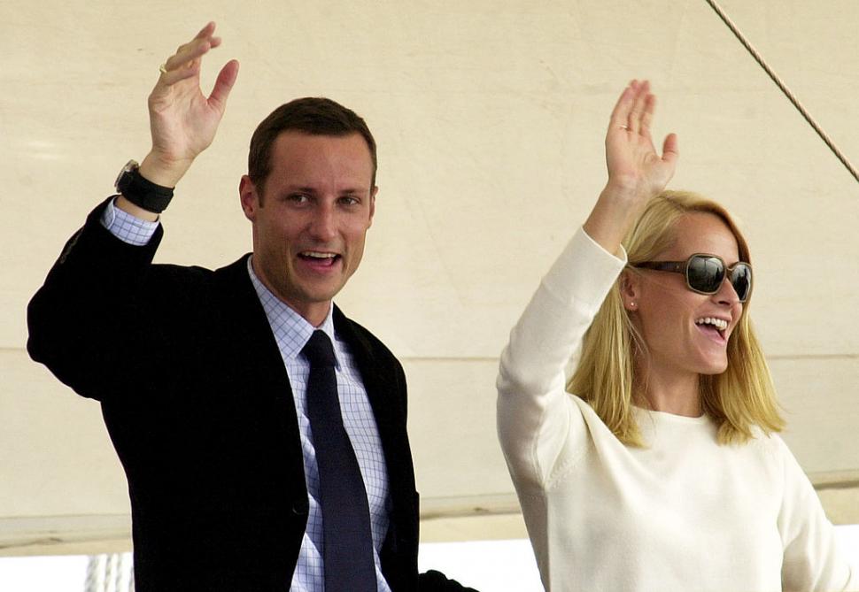 Cum a devenit o chelneriță prințesa moștenitoare a Norvegiei. Ultimul scandal scoate la lumină trecutul agitat al lui Mette-Marit 1043463