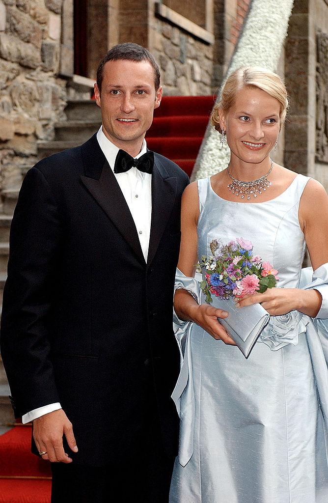 Cum a devenit o chelneriță prințesa moștenitoare a Norvegiei. Ultimul scandal scoate la lumină trecutul agitat al lui Mette-Marit 1043471