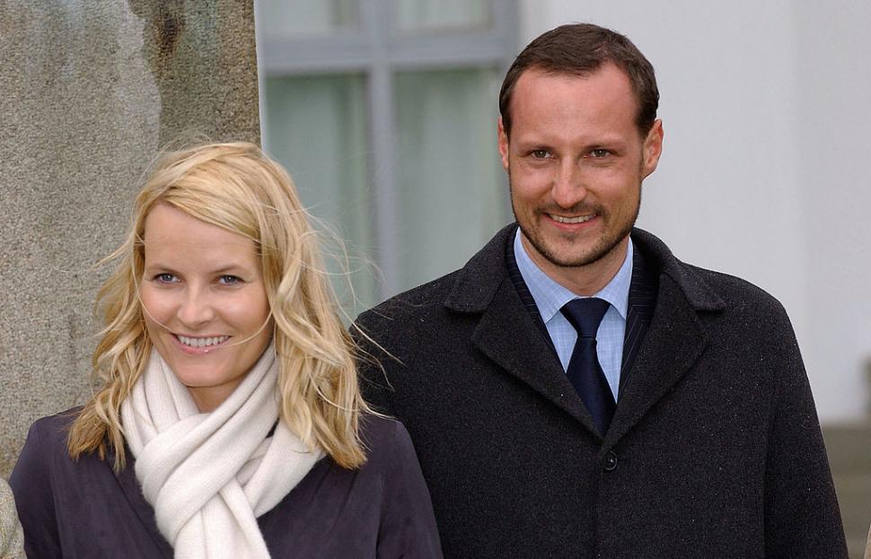 Cum a devenit o chelneriță prințesa moștenitoare a Norvegiei. Ultimul scandal scoate la lumină trecutul agitat al lui Mette-Marit 1043480