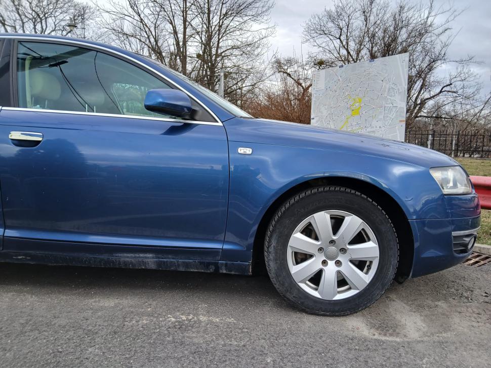 Mașina de protocol a Președintelui Klaus Iohannis este scoasă la licitație pentru doar 1.000 de euro  1044256